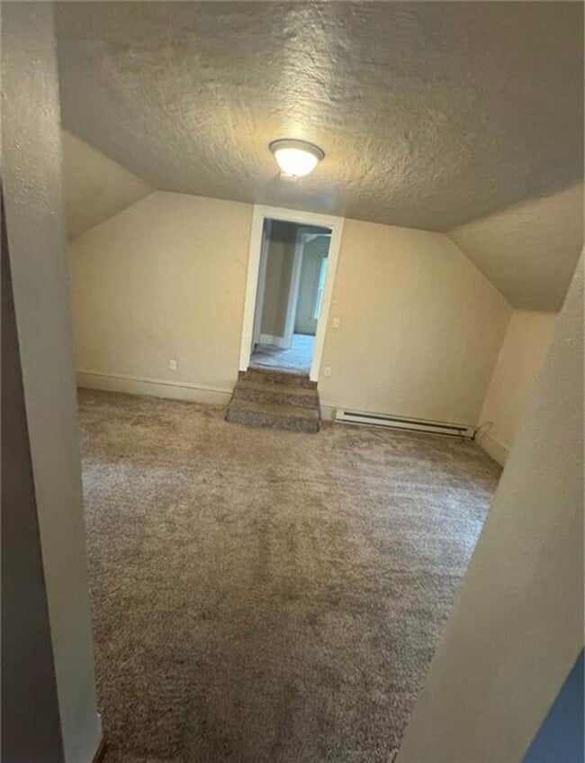 Foto del edificio - 328 6th St W