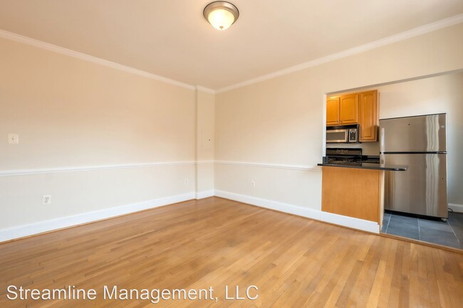 Building Photo - 1 br, 1 bath House - 3024 Wisconsin Avenue...
