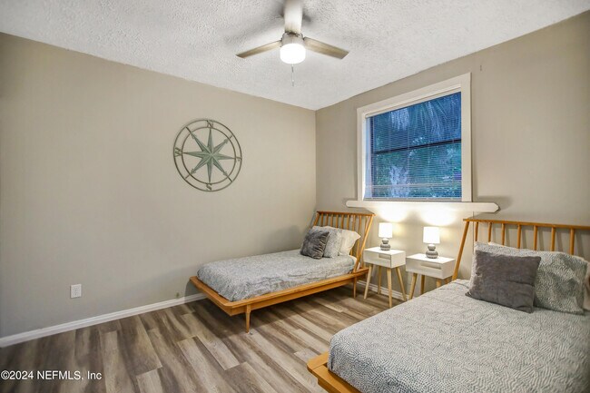 Foto del edificio - 2808 Myra St