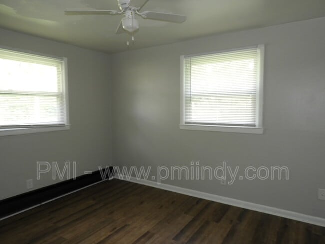 Building Photo - 563 E 107th St