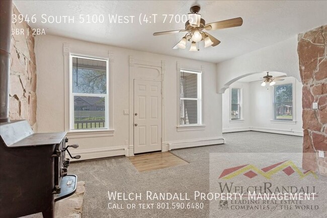 Building Photo - Available Beautiful West Haven Home!