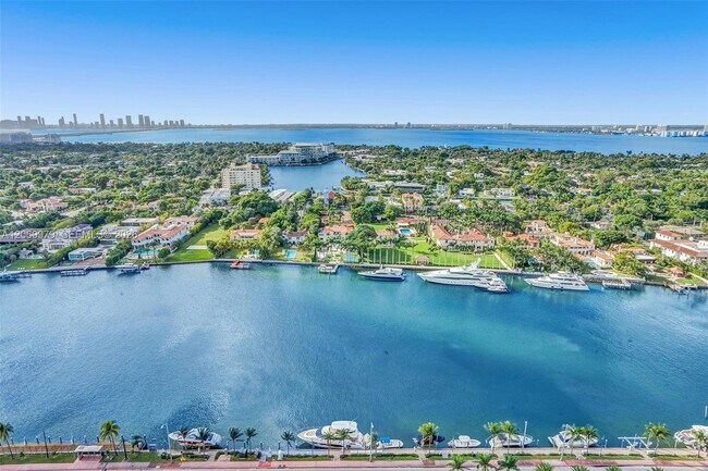 Foto del edificio - 4775 Collins Ave