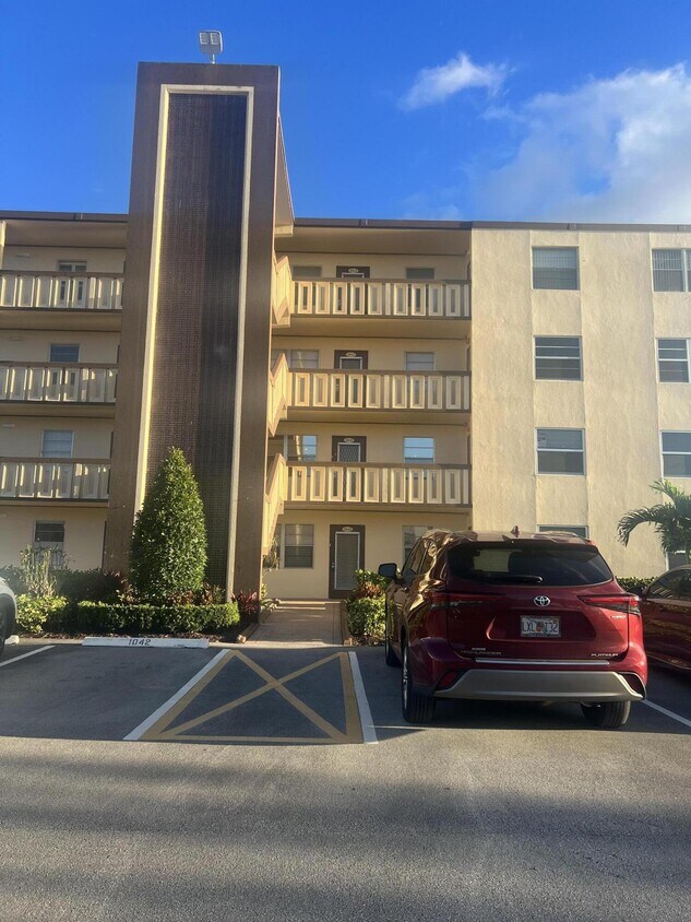 4043 Wolverton C, Boca Raton, FL 33434 Room for Rent in Boca Raton, FL