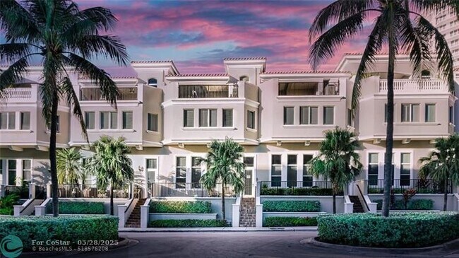Foto del edificio - 3035 Riomar St