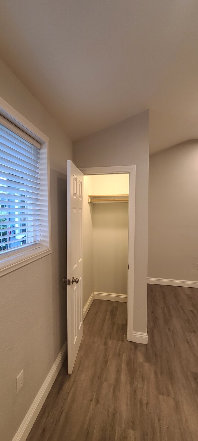 Closet - 909 Begonia St