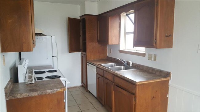 Building Photo - 111 Westridge Dr