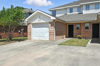 Building Photo - 1317 Village Garden Dr