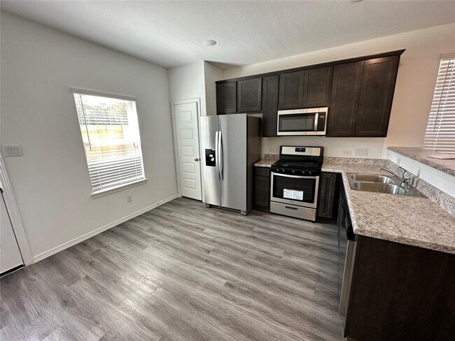 Building Photo - 16548 Moss Ln