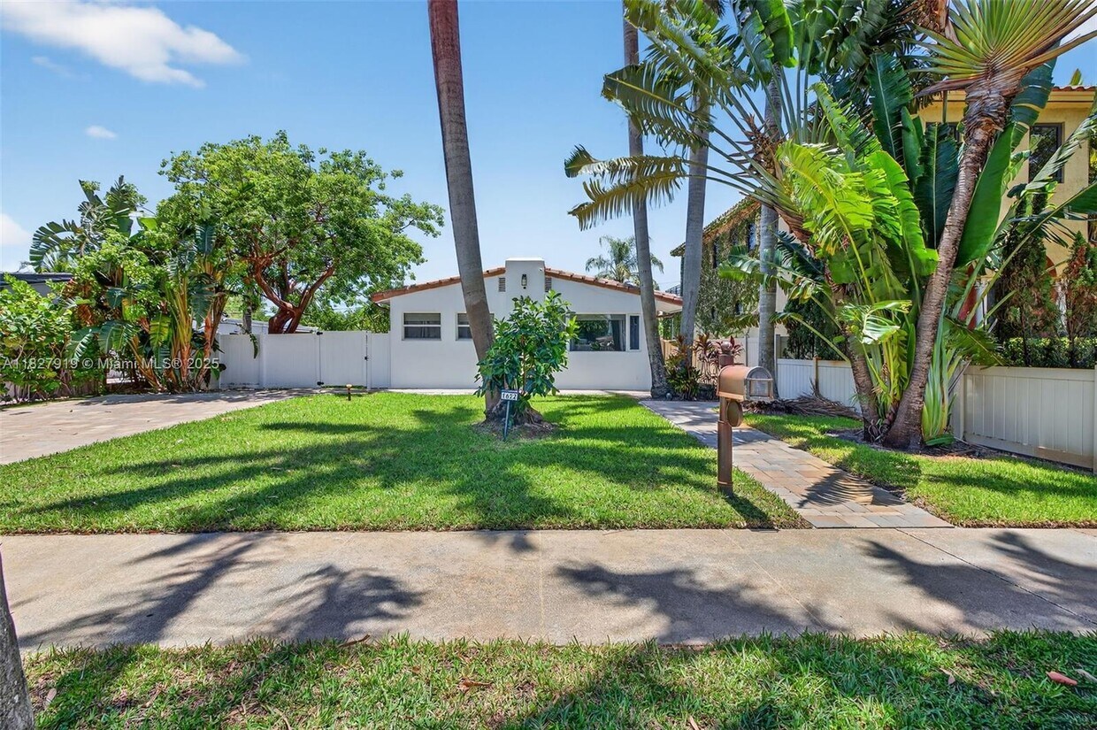 Foto principal - 1622 Mayo St