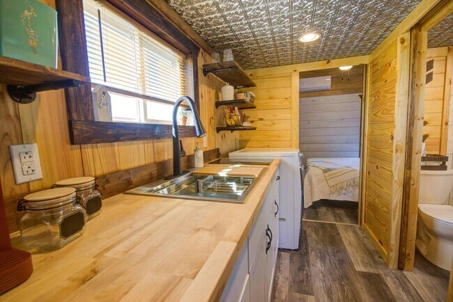 Foto del edificio - AIRBNB RENTAL ONLY - KARAGAN COTTAGE