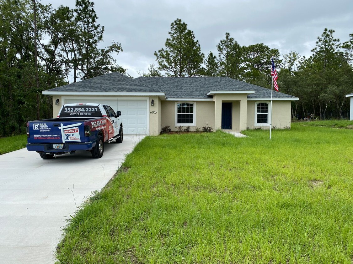 Foto principal - Desirable SW Ocala Neighborhood- 3/2/2 **W...