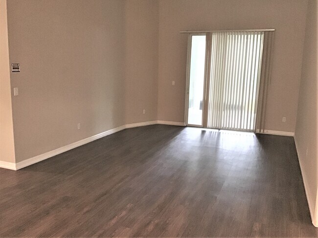 Foto del edificio - 2042 Ancient Oak Drive