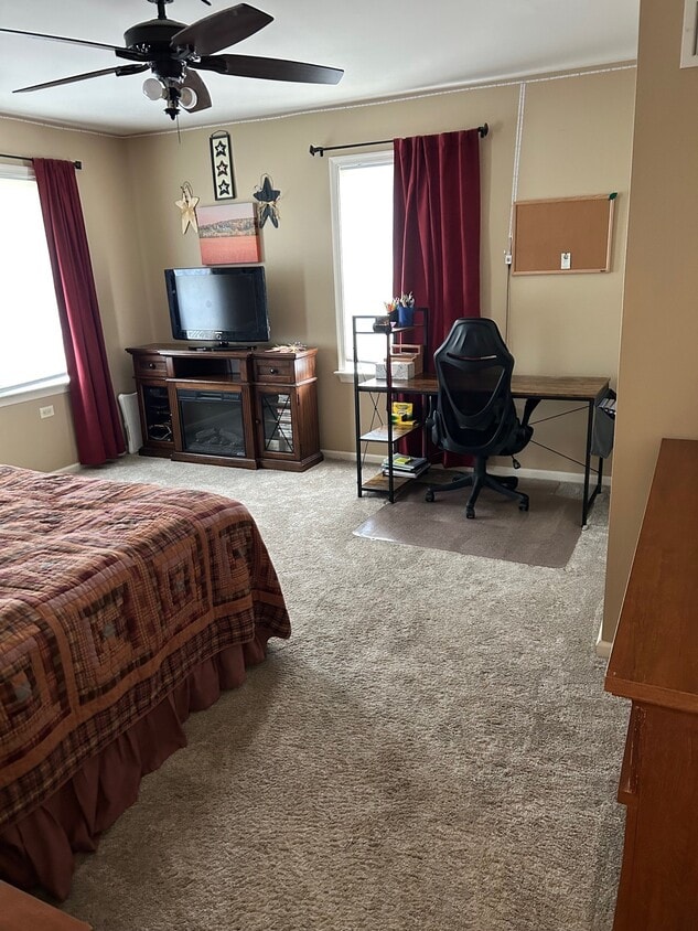 Building Photo - 84 Valley Ln