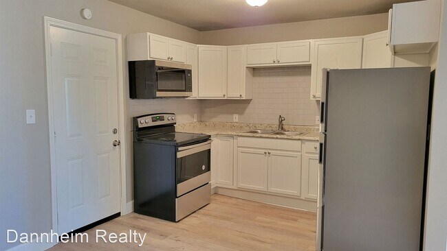 Foto del edificio - 3 br, 1 bath House - 115 W Geneva St