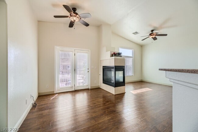 Foto del edificio - 6713 Lookout Lodge Ln