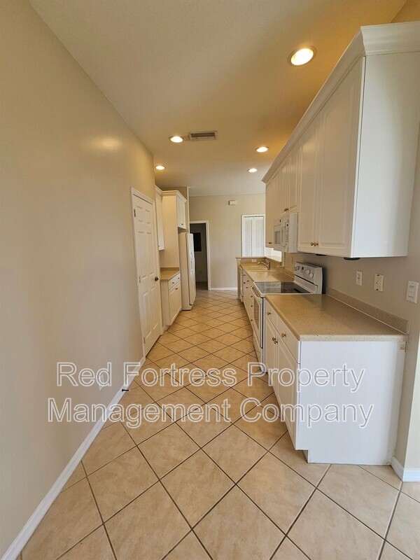Building Photo - 4202 Liron Ave