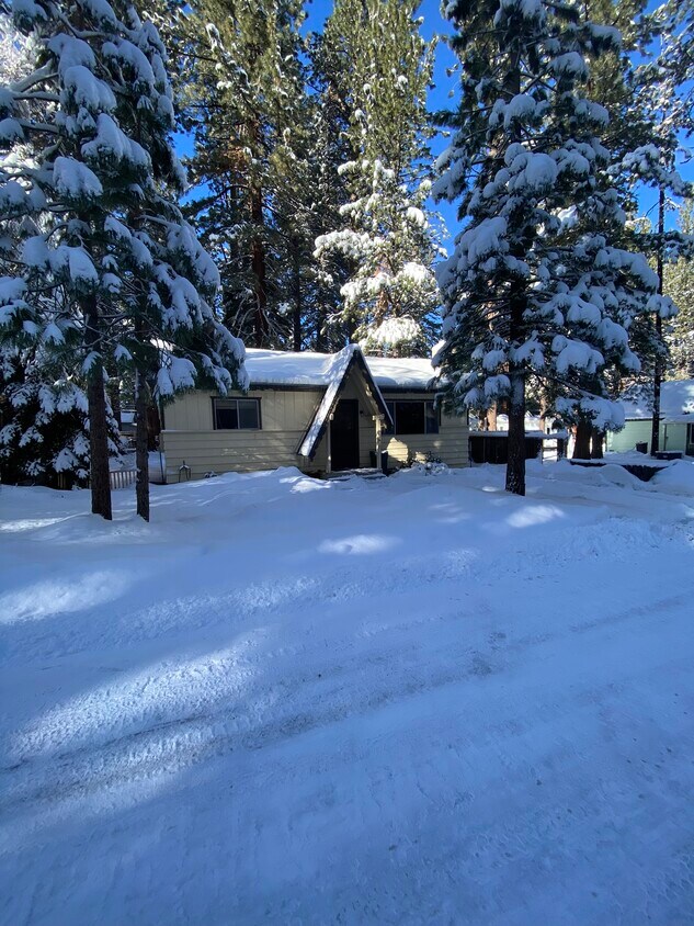 2655 Osborne Ave, South Lake Tahoe, CA 96150 House Rental in South