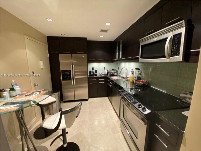 Foto del edificio - 2030 S Ocean Dr