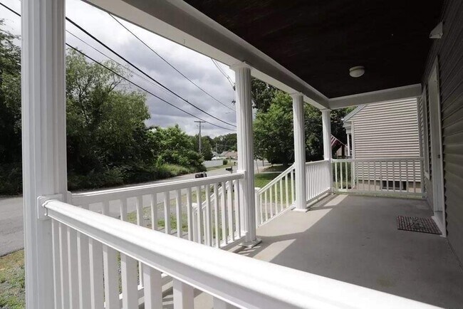 Building Photo - 137 Mendon Rd