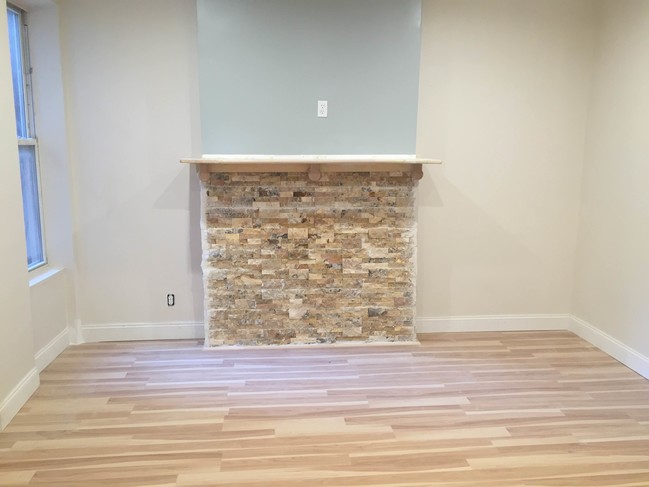 Building Photo - 656 Macdonough St