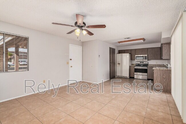 Building Photo - 5505 W Sunnyslope Ln