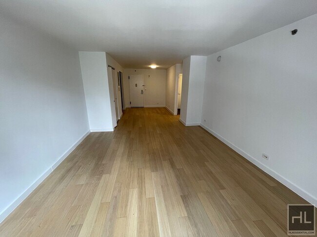 Building Photo - East 39th Street
