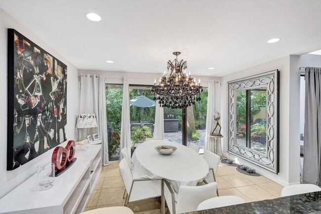 Foto del edificio - 702 St Albans Dr