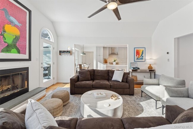 Building Photo - 14 Hildreth Rd S