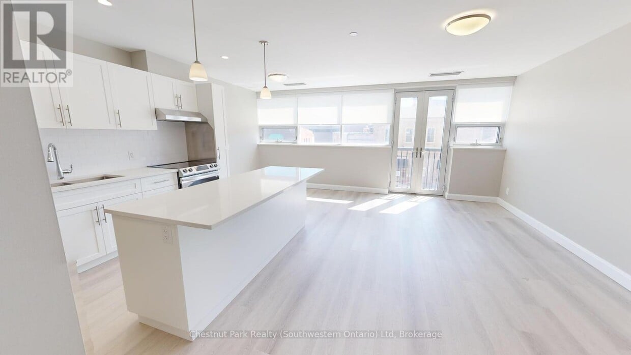 Photo principale - 2-212 Quebec St
