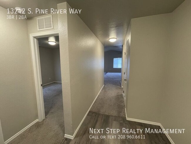 Building Photo - 3 Bed 2 Bath - NO SECURITY DEPOSIT REQUIRED