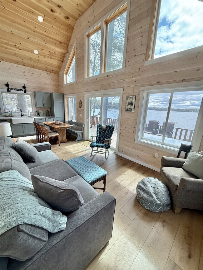 Foto del edificio - 35 Shore Rd