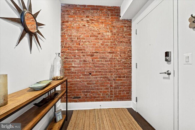 Foto del edificio - 515 N Washington St