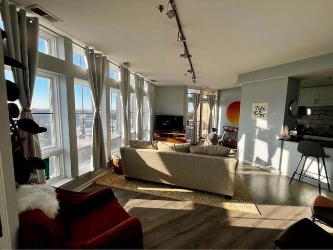 Building Photo - 3450 S Halsted St