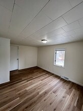 Building Photo - 626 W 17th Ave