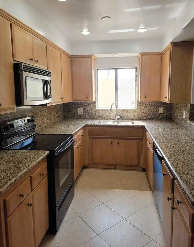 Foto del edificio - 810 Edgewood St