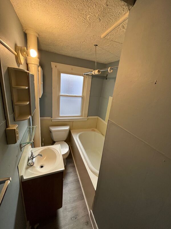 Foto del edificio - 720 Hardy Ave