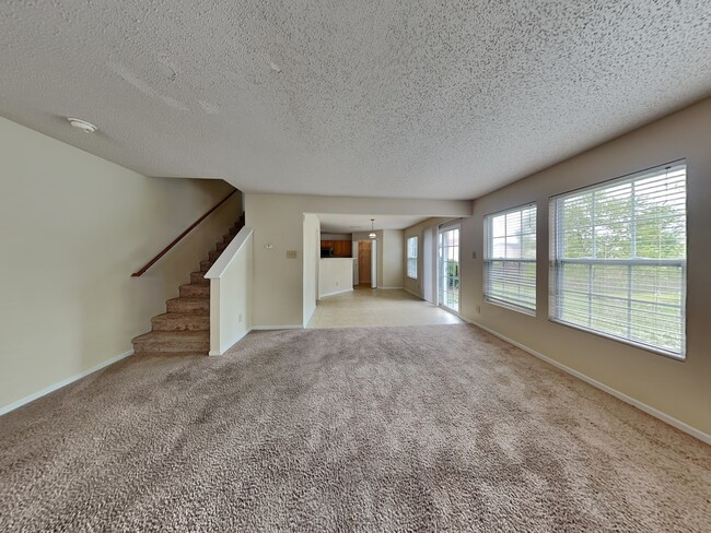 Building Photo - 10294 Cumberland Pointe Blvd
