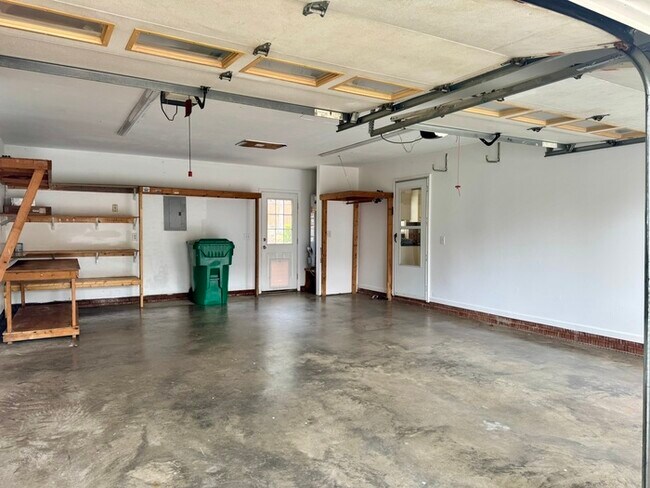 Foto del edificio - 3004 Southhampton Dr