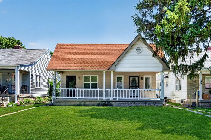 Freshly Updated Home in Warren Township - Freshly Updated Home in Warren Township