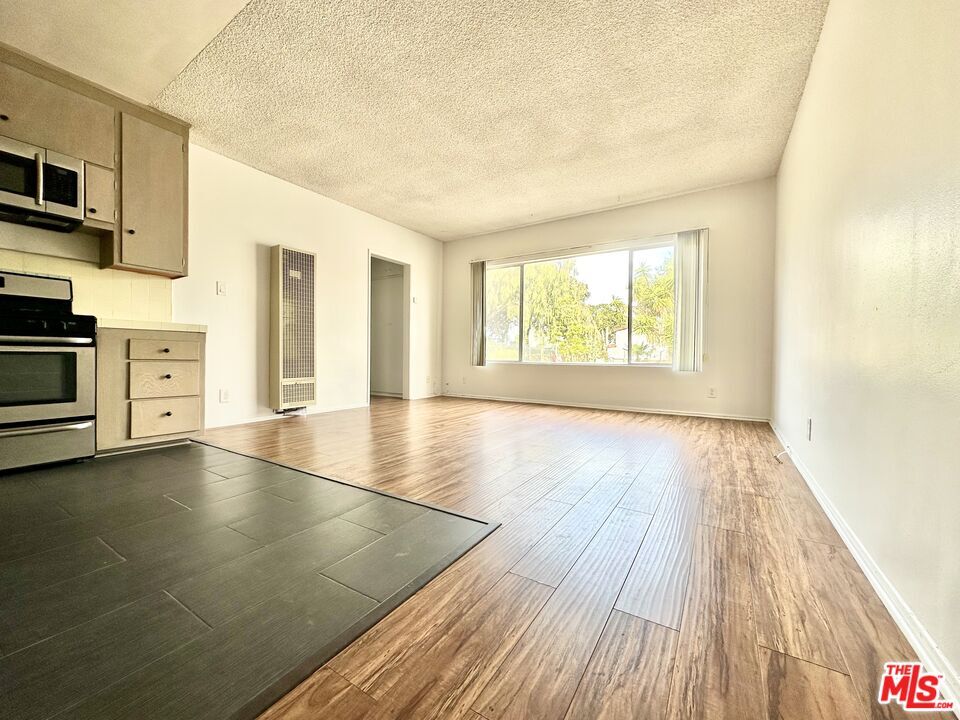 Foto principal - 127 Loma Vista St