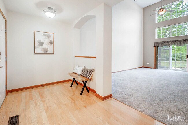 Foto del edificio - 2456 Wilton Ln