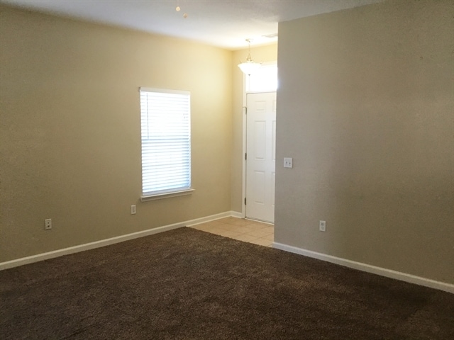 Building Photo - 10 Blue Oak Dr