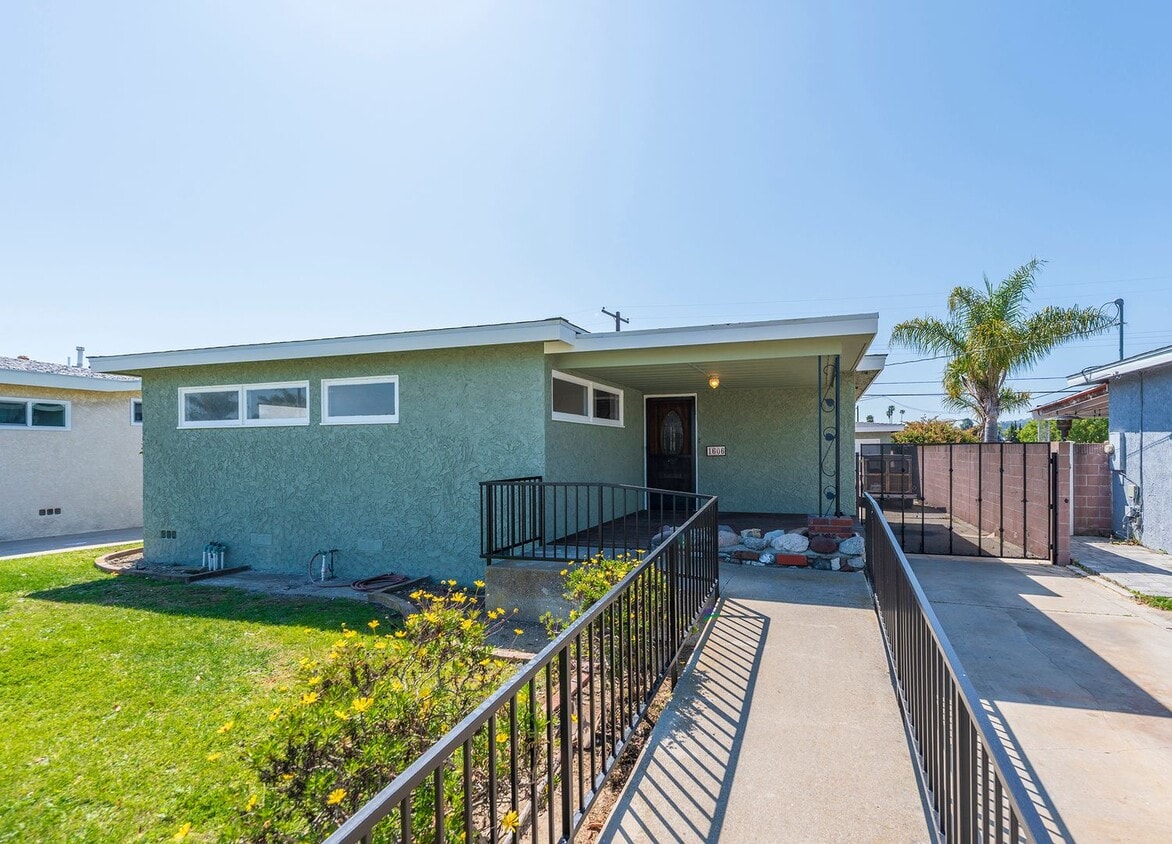 Primary Photo - Gorgeously Renovated Harbor City 3-Bed Gem