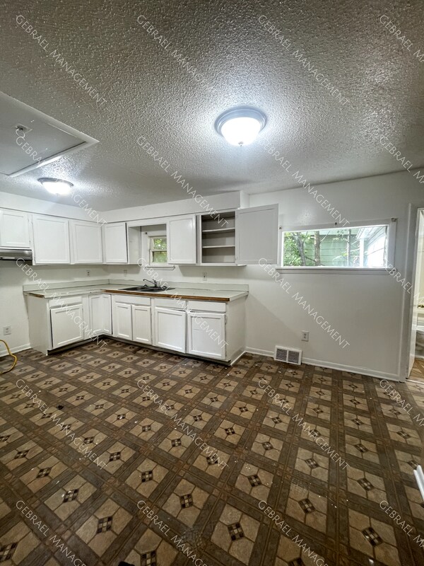 Foto del edificio - 2941 Mackin Rd