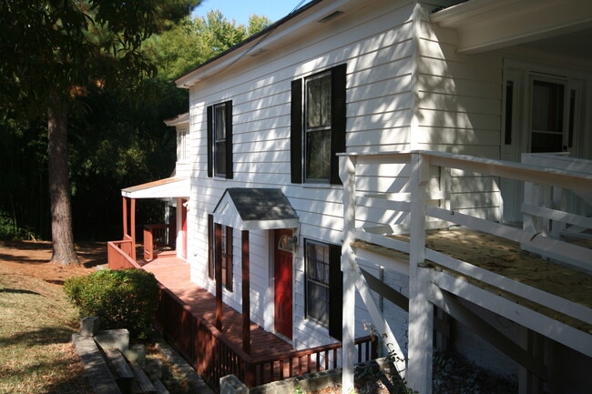 Building Photo - 1422 James St