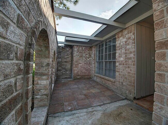 Building Photo - 11830 Mulholland Dr