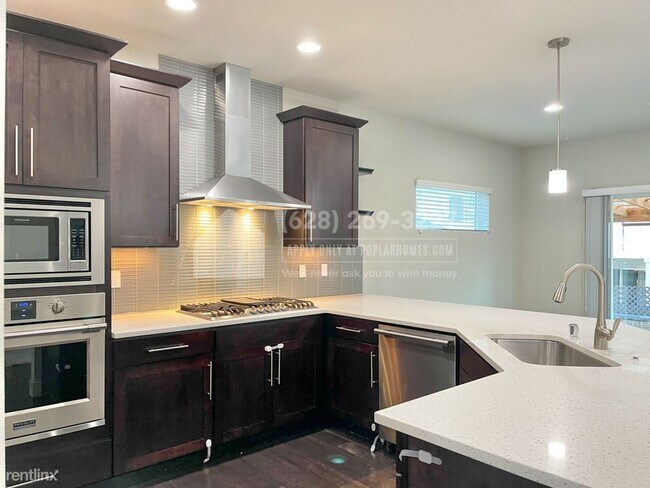 Foto del edificio - 5 br, 3 bath House - 8 176th Place, SW -