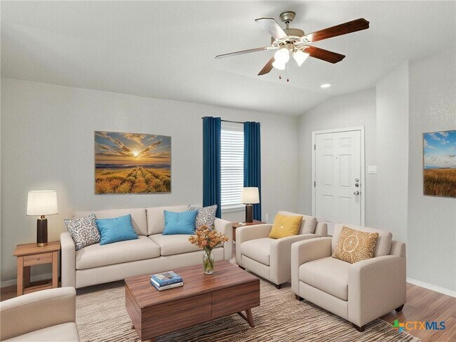 Foto del edificio - 737 Peak Pl