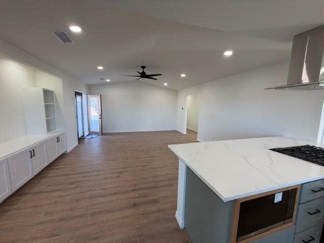 Foto del edificio - 3302 Latham Dr