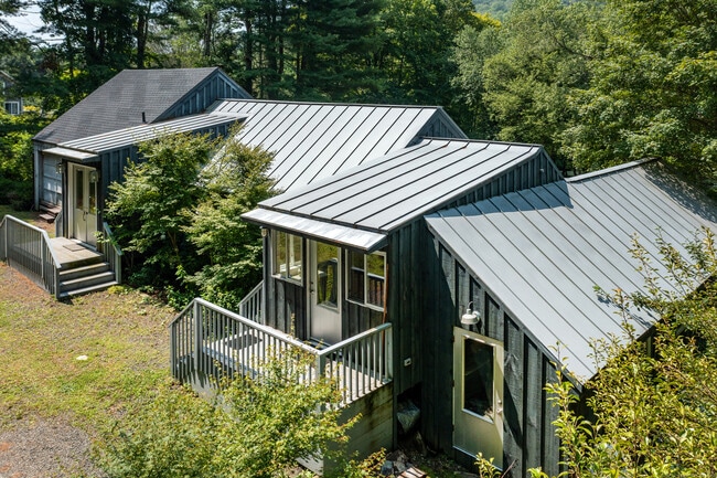 Building Photo - 359 Nettleton Hollow Rd